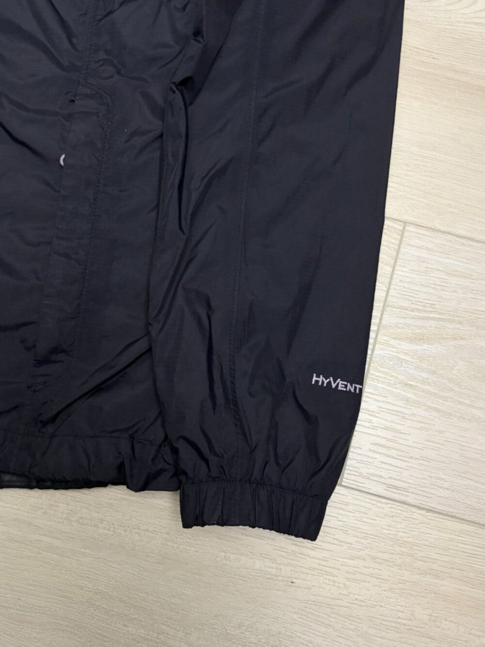 THE NORTH FACE HYVENT Waterproof Light Windbreaker Jacket Womens Medium - Picture 8 of 8
